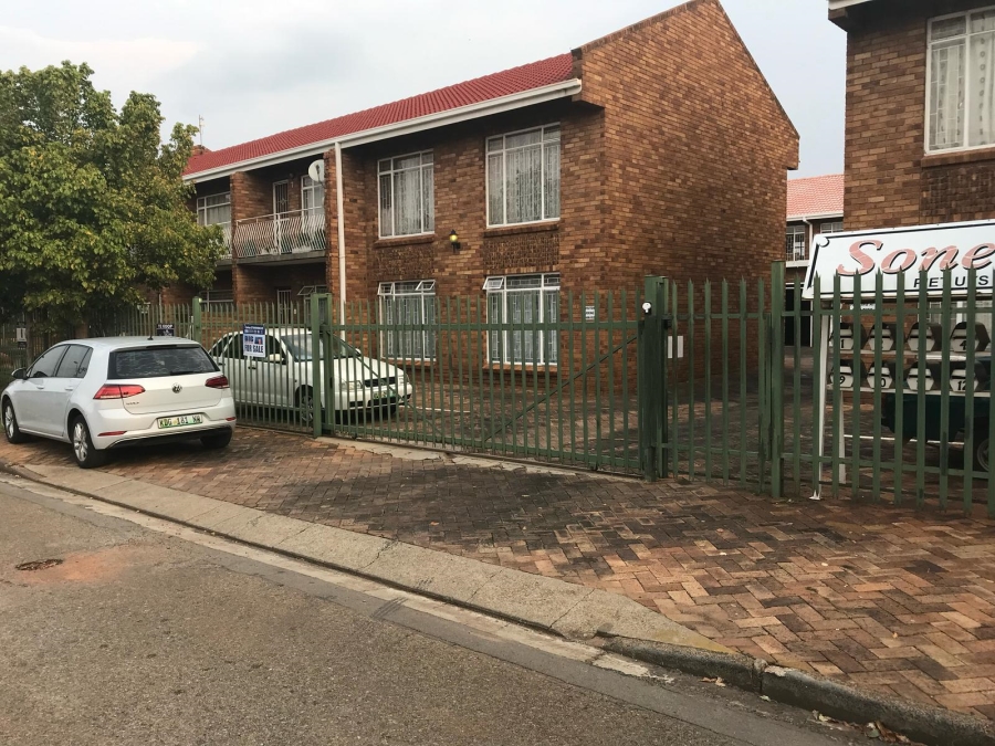 2 Bedroom Property for Sale in Potchefstroom North West